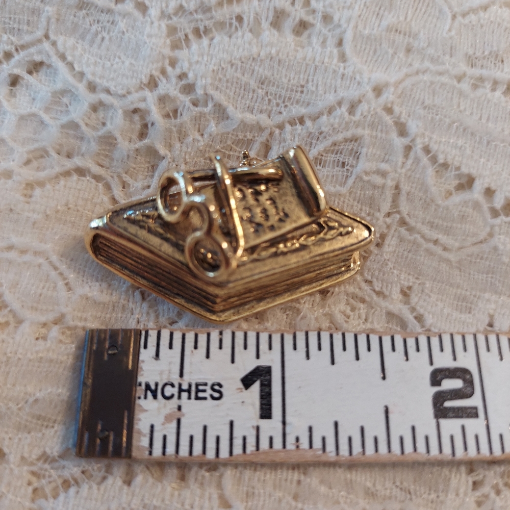 Book Lover Brooch or Pin Reading Library Theme
